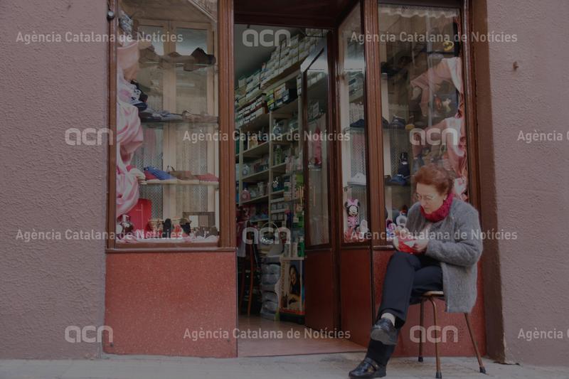 ACNcatcentral's tweet photo. 📝NOTÍCIA ACN
La revolució de les #espardenyes de #vetes: un calçat tradicional amb demanda mundial.
A Catalunya resten una dotzena d'artesans que fan el producte a mà.
✍️@nia_escola, @laurabusquets
https://t.co/nbbK5FT7Af https://t.co/xlcVLowqrX