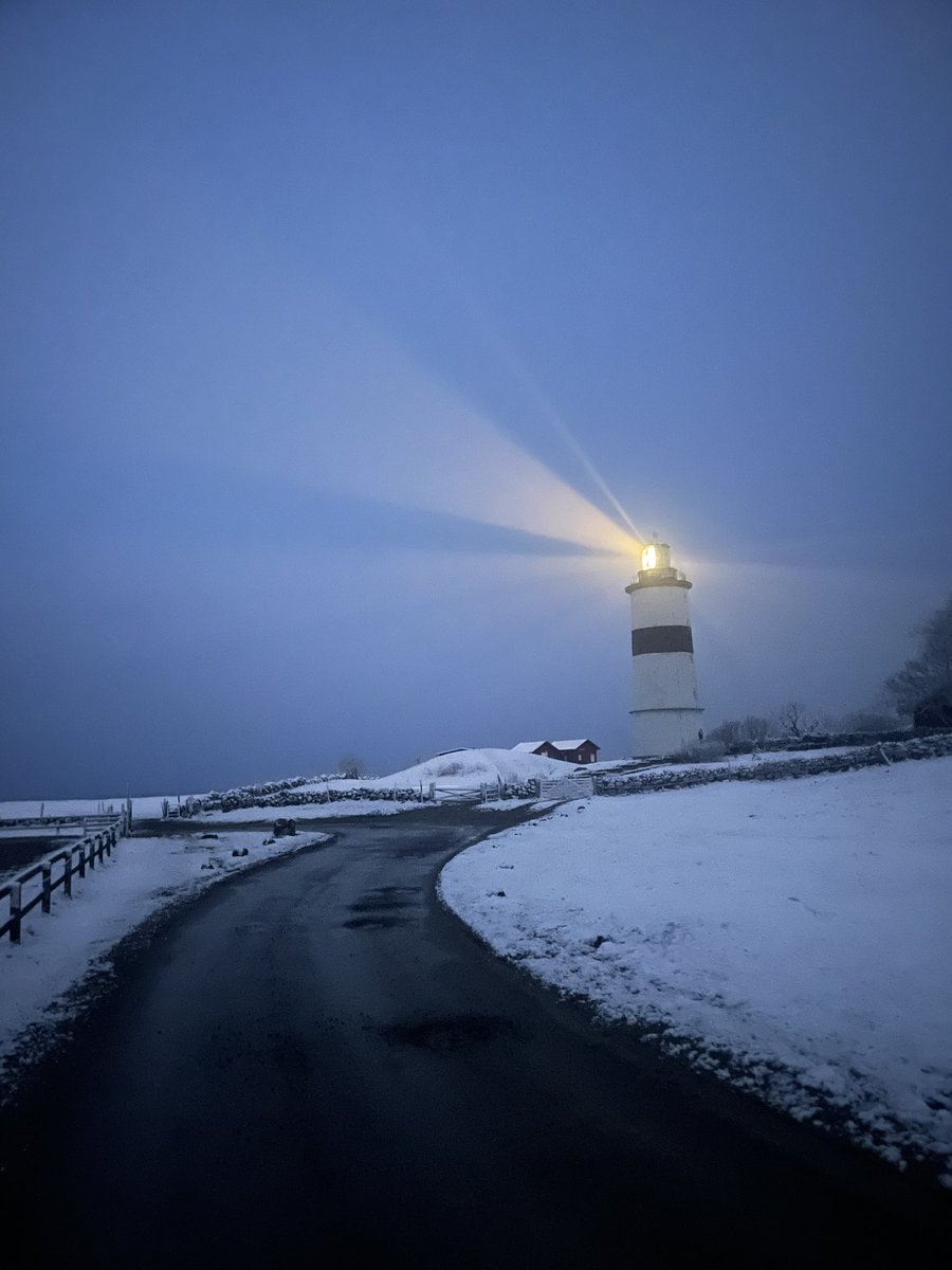Nåja, våren kommer. 
Får vi hoppas.

#fyrarpåinstagram #lighthouse #lighthousesofinstagram #lighthousephoto  #morupstånge #morupstångelighthouse #morupstångefyr #morupstångenaturreservat #naturreservat #glommen #morup #falkenberg #halland #sweden #visithalland