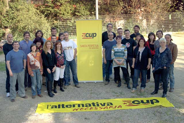 xmateumorral's tweet photo. Fa dotze anys, diferents persones ens trobàvem per primer cop, i començàvem a treballar per construir, des de baix i a l'esquerra, una Santa Perpètua millor...

12 anys després, seguim, i seguirem lluitant per construir un futur més lliure! https://t.co/LouMH5vFI3