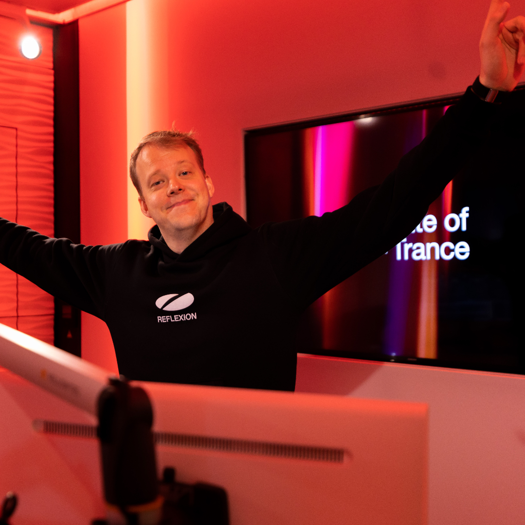 asot's tweet photo. Happy ASOT Day!
#trance #asotfamily #asot https://t.co/ck5hJW5Vte
