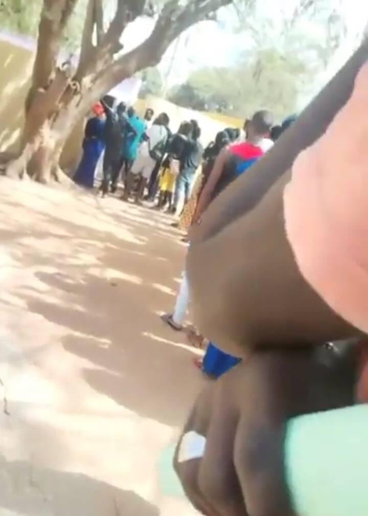 MoSalehsn's tweet image. 🛑À Mbour les jeunes ont envahit les commissions