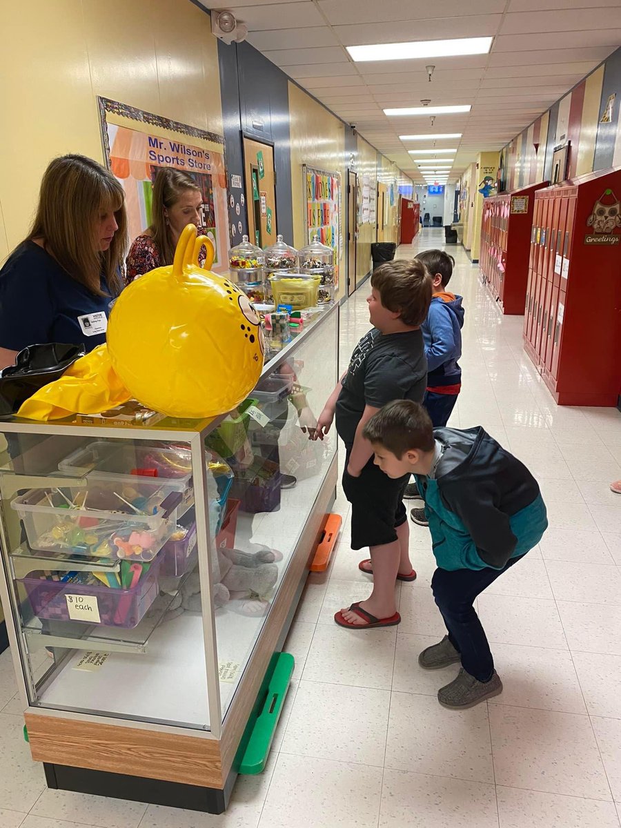 wetzelcs's tweet photo. Thanks to an engaged and helpful PTA, LDS students enjoyed searching for Easter eggs, art with sidewalk chalk, pictures with the Easter bunny, and PBIS shopping day. Students enjoyed activities outside in the beautiful sunshine. #PBIS #FamilyEngagement #wetzelcs #LDSPRIDE https://t.co/f6xBpHb2BG