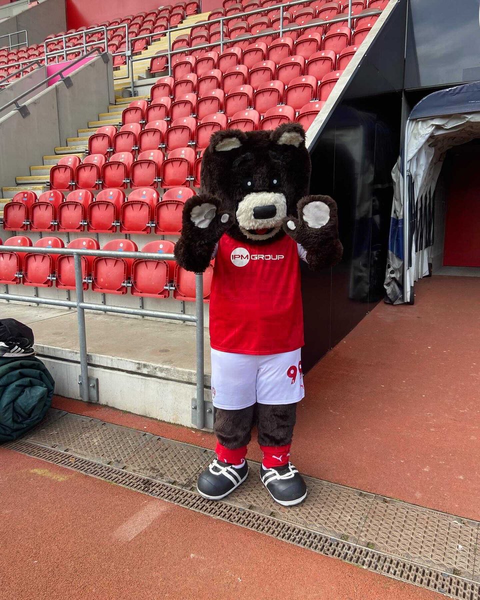 RUFC_CT's tweet photo. Good luck to everyone taking part in today’s 60-mile-walk in aid of @TommySpurr5's little four-year-old son Rio.🥳
Catch the team on tonight’s @BBCLookNorth as they talk about the very important reasons behind today’s challenge.🎥
➡️https://t.co/JkN2snuoOg
#Walk4Rio #All4Rio https://t.co/tPWPs0W3yg