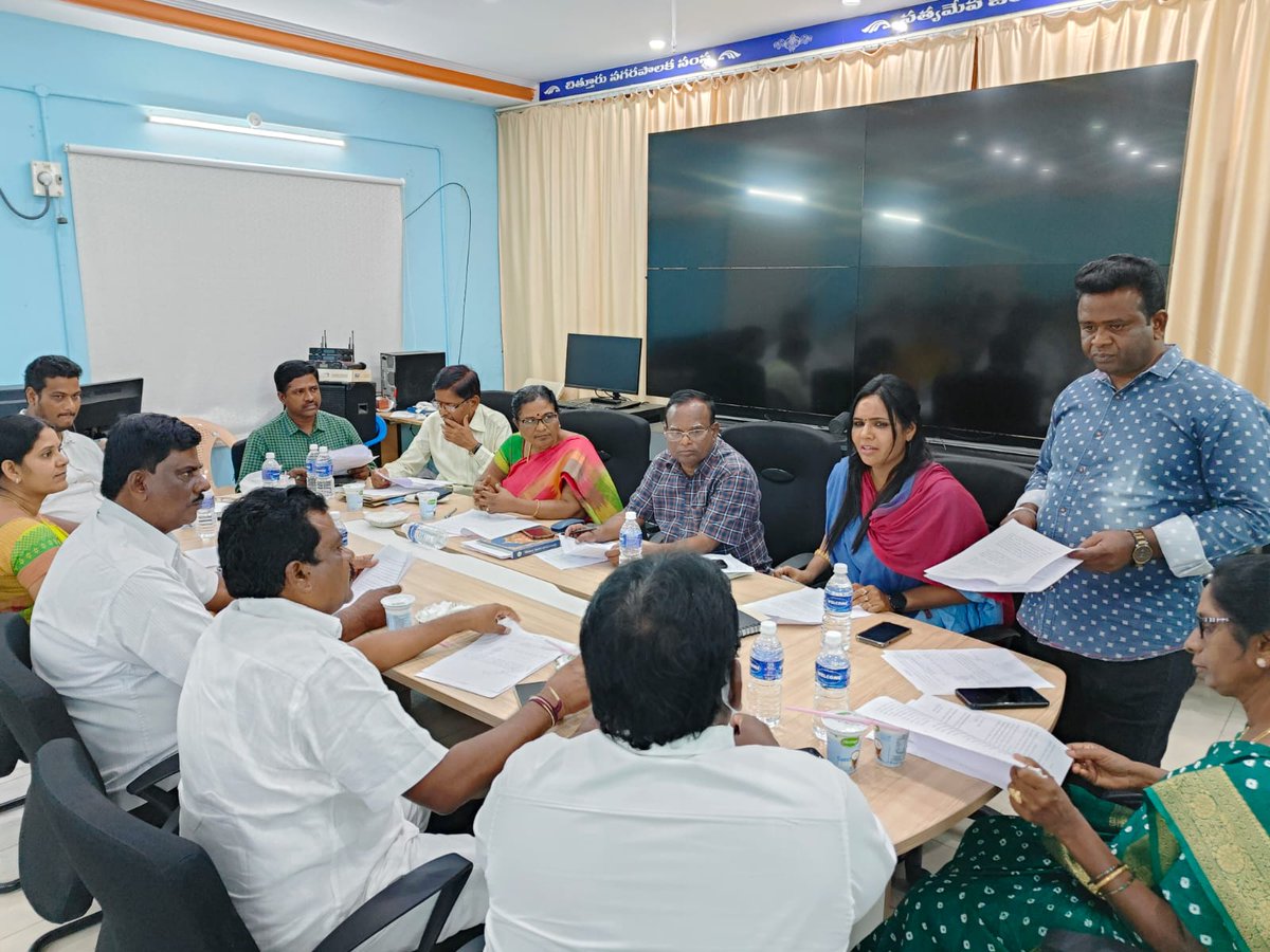 chittoormunici1's tweet photo. Chittoor Municipal Corporation Standing committee meeting was held on 6th April 2023. Members Discussed and approved few listed Development activities in agenda.
#cdma_municipal #MoHUA_India #cleanandhrapradesh #Collectorctr #swachhchittoor #SwachSurvekshan #SwachhBharatGov https://t.co/WmQIHuRKZD