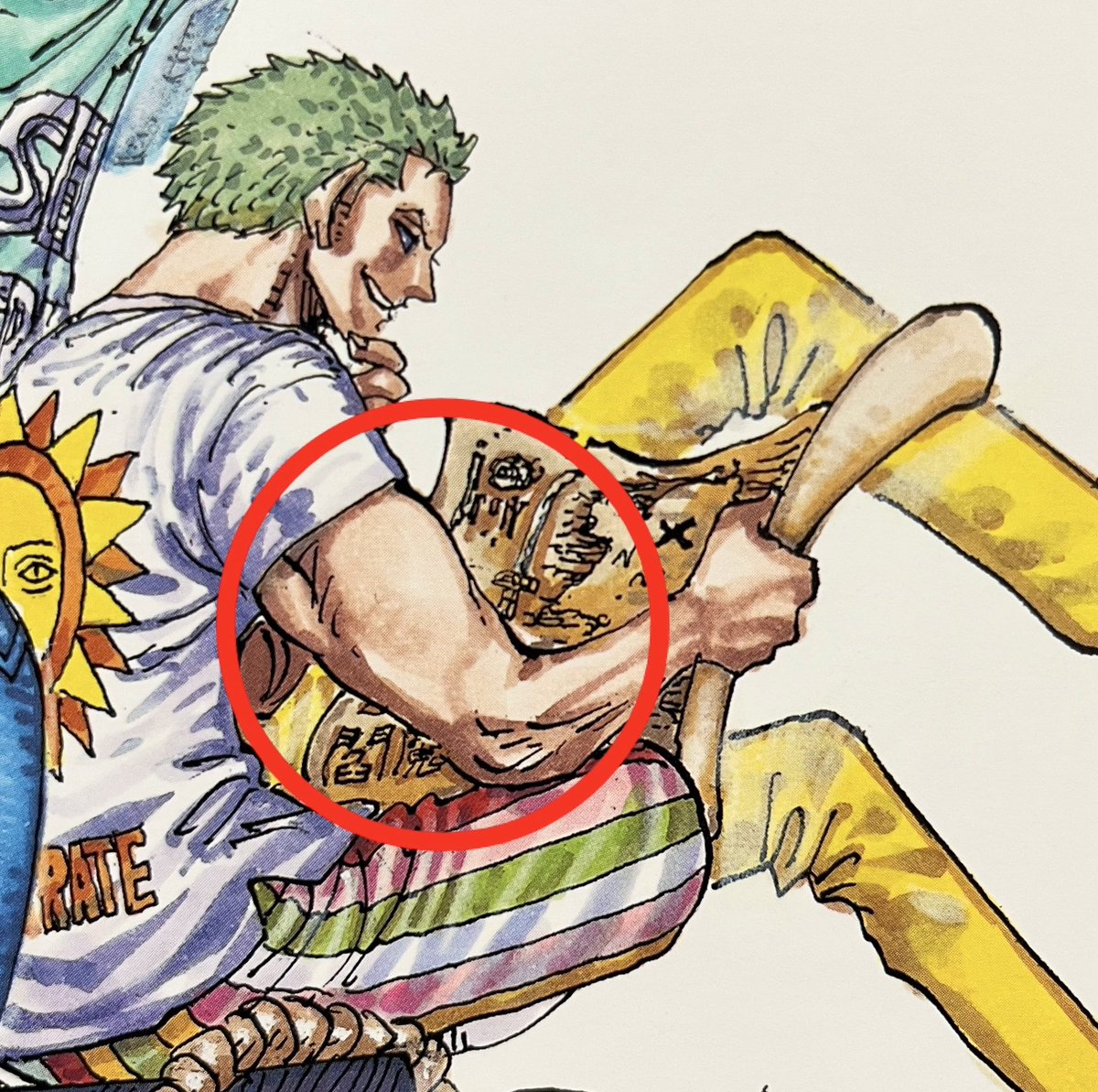 Log【ワンピース考察】 on X: そういえば、この時のカラーイラストでゾロが見てた宝の地図(？)に刀の絵と「閻魔」という文字が描かれてんだよね。これは第936話の時の巻頭カラー。まだ作中におでんの愛刀“閻魔”は未登場の時期。こういうトコにもちょこちょこ仕込んでるの  ...
