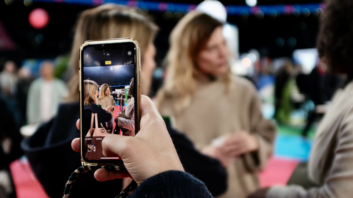 Jolimoiparis's tweet photo. 💬"L'entrepreneuriat, c'est un marathon. La clé de la réussite c'est de bien s'entourer."

@IsabelleRabier, fondatrice de @Jolimoiparis, est sur la scène de #GoEntrepreneurs avec @FILLY_Laure de @BNPParibas pour parler des enjeux et des défis de l'entrepreneuriat féminin. 📸 https://t.co/olH30O1rIb