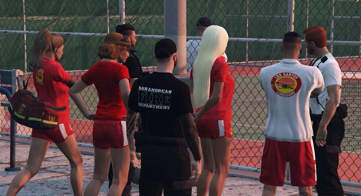 Raquel 💜 tweet media