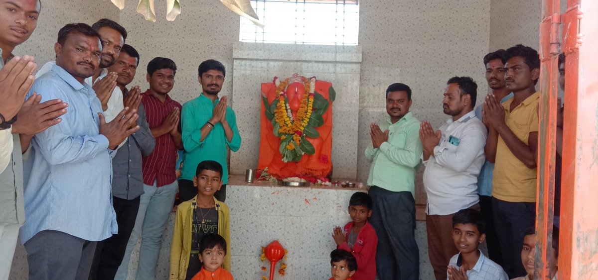BaliramBaban's tweet photo. #हनुमान जयंती 
हिंदुराष्ट्र स्थापनेसाठी मारूतिरायांची आणि त्यांच्या शौर्यरुपी आशीर्वादाची आवश्यकता आहें, त्यासाठी छ. संभाजीनगर जिल्ह्यात विविध ठिकाणी गदा पूजन करण्यात आले. 
पवन पुत्र है, परम भक्त है जयश्रीराम

#HanumanJayanti

@HinduJagrutiOrg 

@LonePriyanka https://t.co/B05ZjW4ryE
