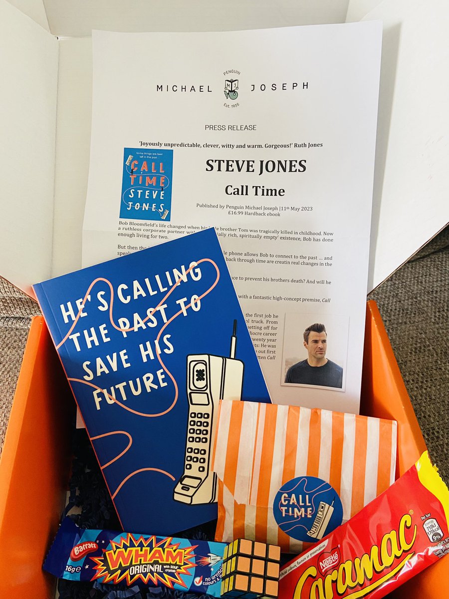 bookoffimreadin's tweet photo. Thank you so much @MichaelJBooks for this lovely surprise book mail! 💙🧡

#CallTimeBook by @SteveJones plus goodies! 

Out on 11th May

Honey likes the look of it too 🐶😁

#BookTwitter #LoveBooks https://t.co/bpHJKCZzt7