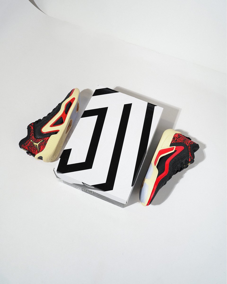 Throwback tweet media