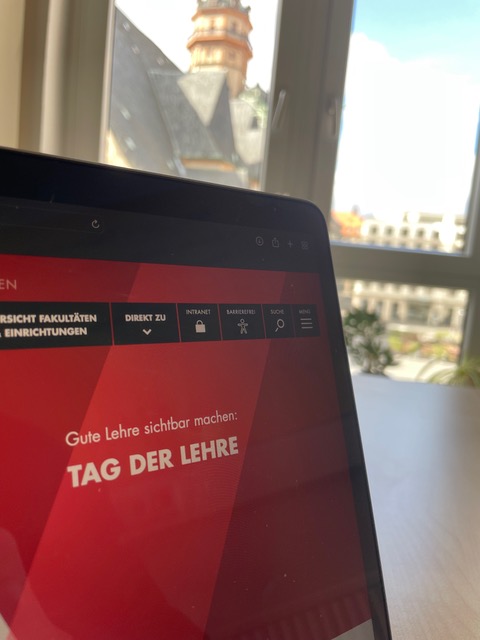 Wir haben den #TagderLehre <a href="/UniLeipzig/">UNIVERSITÄT LEIPZIG</a> auf dem Schirm! Ihr auch? Das Programm für den 14.06.2023 nimmt immer mehr Form an - mehr Infos findet ihr demnächst hier: uni-leipzig.de/universitaet/a…. Wir wünschen euch ein paar erholsame Osterfeiertage!