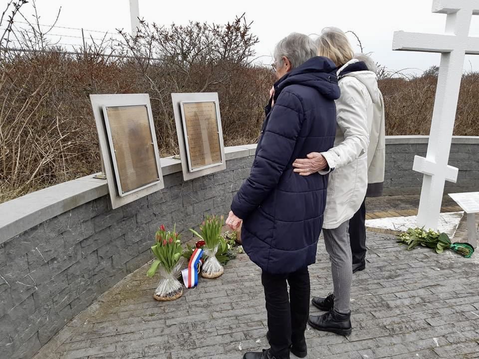 FupBoon's tweet photo. Vandaag 6 april 2023 herdenking van de Texelse mannen die door de bezetter zijn opgepakt en aan de vloedlijn op Texel om het leven zijn gebracht op 6 april 1945, 78 jaar geleden dat deze tragedie heeft plaatsgevonden.
Deze herdenking heeft vanmorgen om 10.00 uur plaatsgevonden. https://t.co/mFSrB01VfF