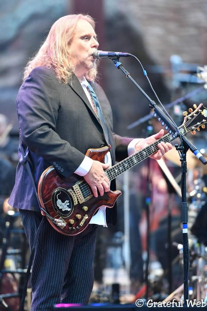 Happy Birthday Warren Haynes of the Allman Brothers for many years.... 