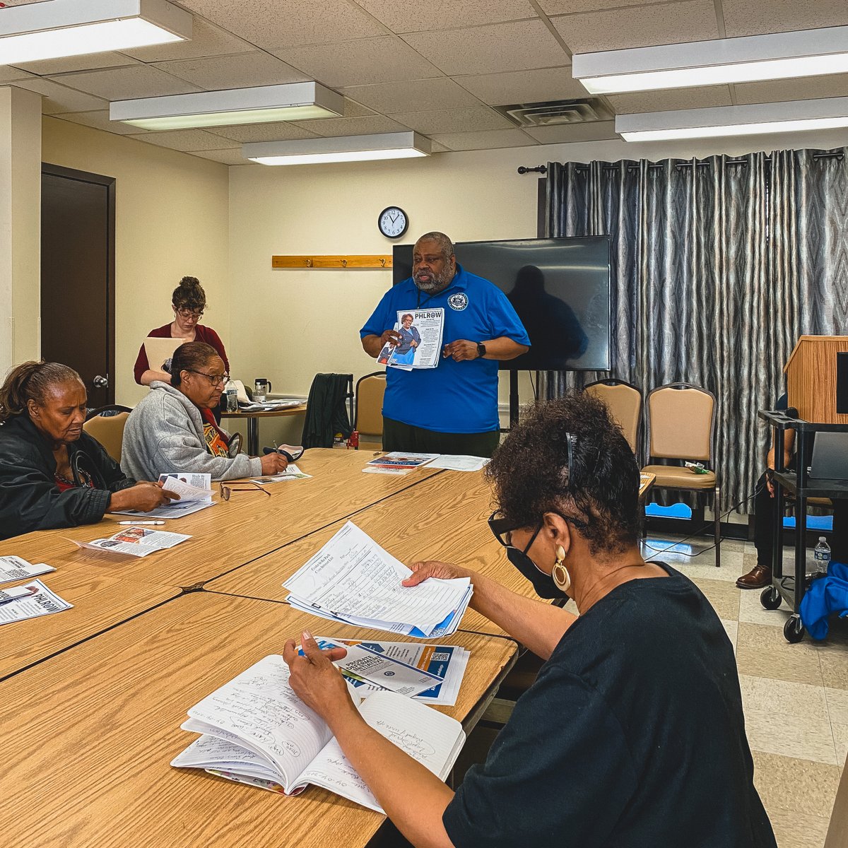 phlrow's tweet photo. Thank you to @CenterinthePark for partnering with #PHLROW to educate our community about estate planning and wills. It was great to have our partners over at @CLSphila there to help answer legal questions that came up during the workshop. https://t.co/rNKbF017QI