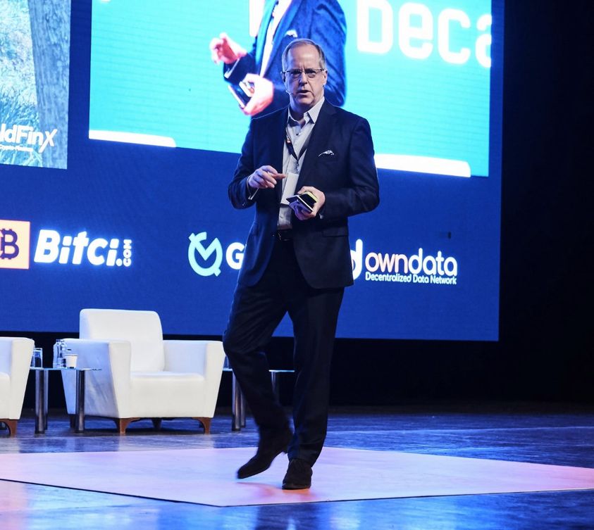 goldfinx's tweet photo. TᕼᖇOᗯᗷᗩᑕK TᕼᑌᖇᔕᗪᗩY: Chief Operating Officer Francois Dumont giving an impassioned speech at The Blockchain Summit in 2019 in Turkey.
#artisanalgold #SDG #G1X #makeadifference #GoldFinX https://t.co/WnrXmxG4Lp