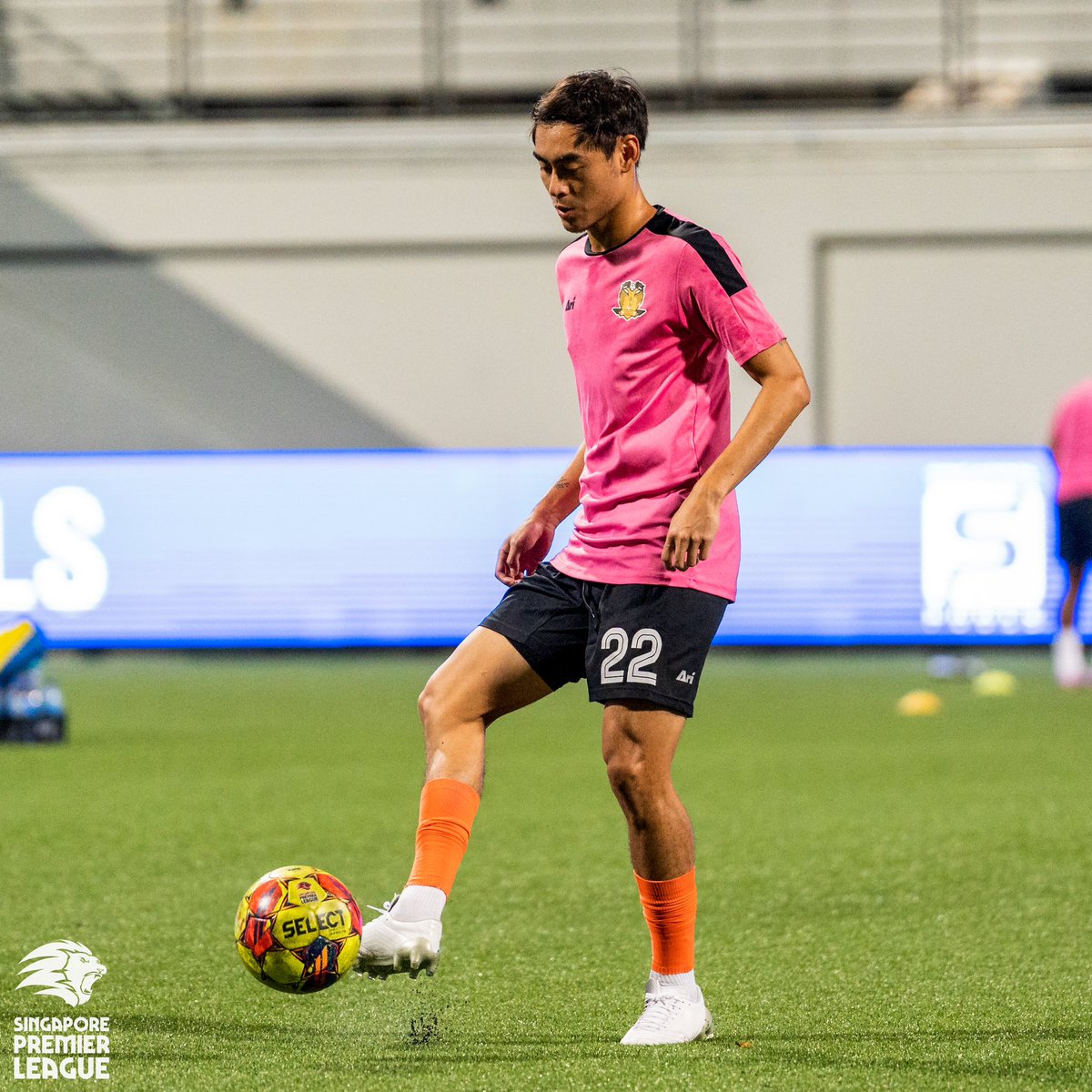 SGPremierLeague's tweet photo. Can @HougangUnited end their losing run when they face Tanjong Pagar this evening? Score predictions ⬇️ #SPL #HOUTPU
LIVE ➡️ YouTube (https://t.co/hHBUSp4Dg6), meWATCH (https://t.co/fHQKsnZydU), Singtel Ch 111, StarHub Ch 204 https://t.co/02sheew9KJ