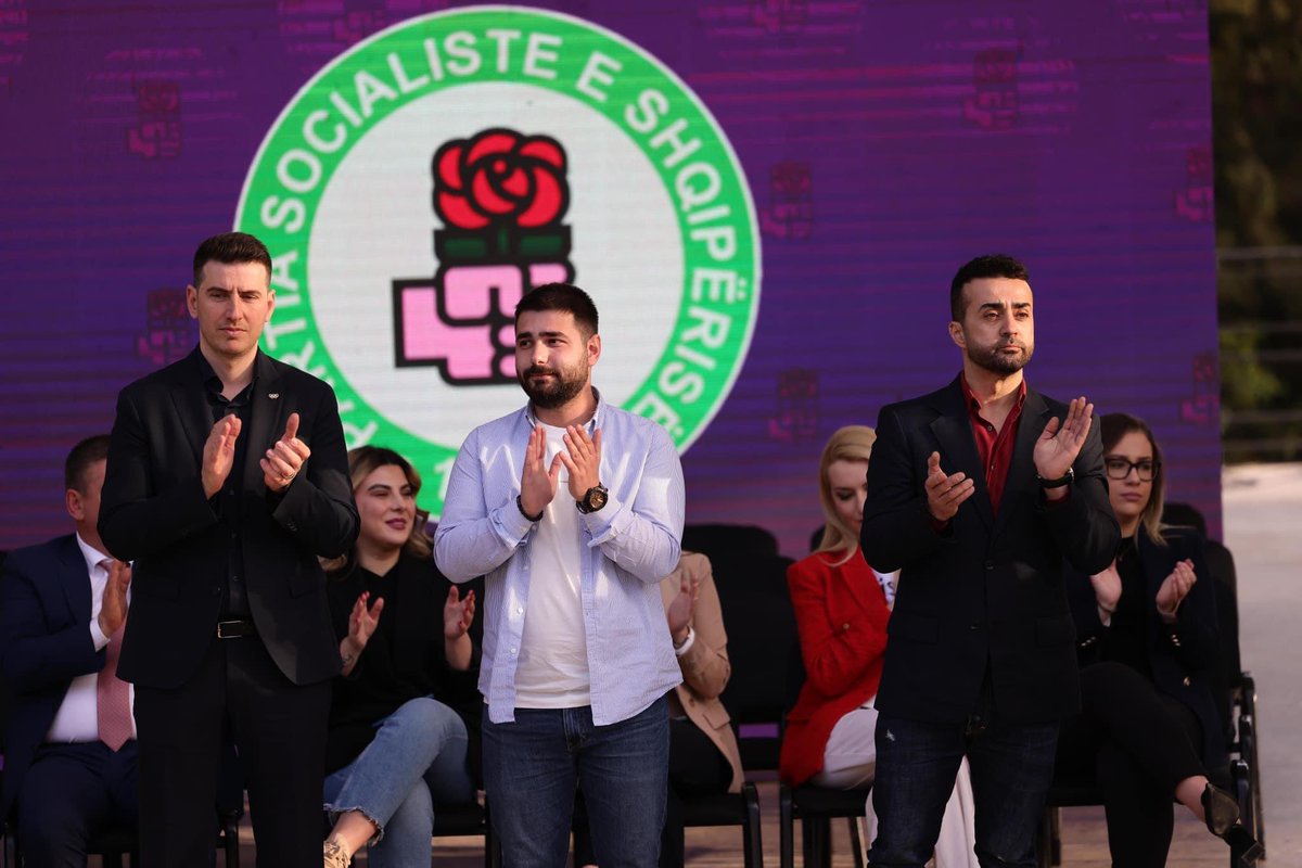 glindxhet_madhi's tweet photo. Përfshirja e rinisë ne listën e Keshillit Bashkiak të Tiranës vjen si vazhdimësi e të gjithë politikave rinore  në qytetin tonë.
Sot PS ka në listën e saj më shumë se 40% të rinj që vijnë nga forumi rinor dhe shoqëria civile. https://t.co/VaVohgrIg4
