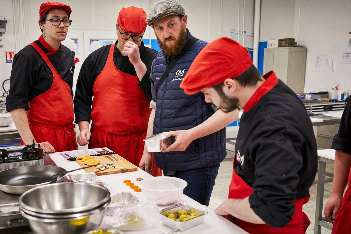 InterbevBFC's tweet photo. Retour en images sur le concours des #Ardoises de Bourgogne Franche-Comté 2023. Le 31 Mars dernier, 7 équipes d'apprentis de #bouchers s'affrontaient sur la préparation de planches apéritives flexitariennes. Objectif : proposer de nouvelles façon de consommer de la #viande ! https://t.co/mNfUaf4Knt