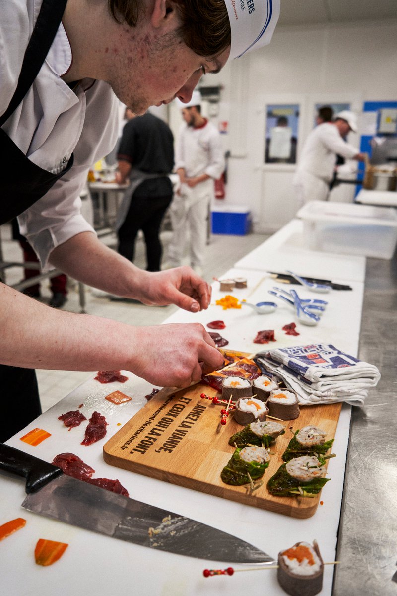 InterbevBFC's tweet photo. Retour en images sur le concours des #Ardoises de Bourgogne Franche-Comté 2023. Le 31 Mars dernier, 7 équipes d'apprentis de #bouchers s'affrontaient sur la préparation de planches apéritives flexitariennes. Objectif : proposer de nouvelles façon de consommer de la #viande ! https://t.co/mNfUaf4Knt