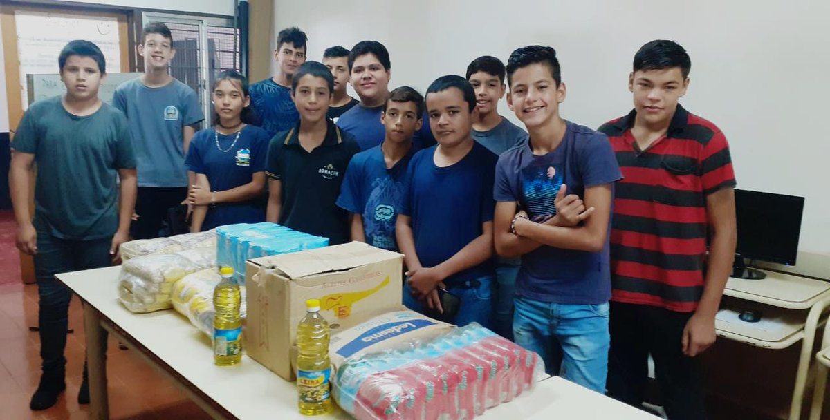 epet35's tweet photo. Gracias  @Arce_Carlos_ por colaborar, al intendente por la cocinera y a las flias por los víveres. El  COMEDOR SOLIDARIO sigue creciendo y es prioridad para los chicos. Ya superamos 50 platos diarios. Si querés sumarte comunicate 3755-748250
@INETetp @gilsonb10 @jalbertogalarza https://t.co/VToXjw4RjP