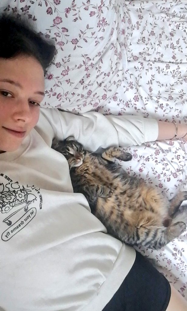 emma_pora's tweet photo. La belle vie n'est-ce pas https://t.co/2eDpqLkRBn