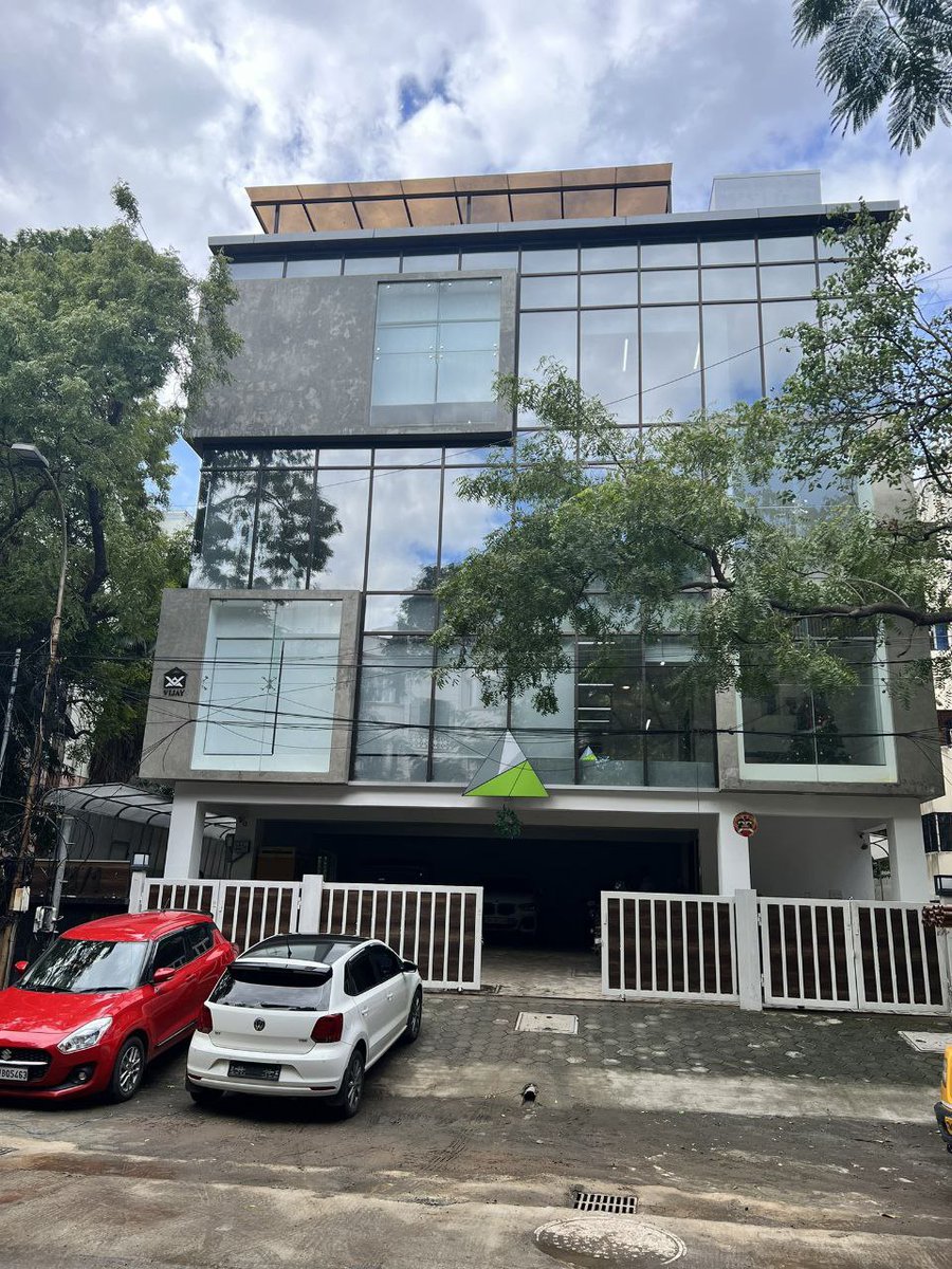 KeloGill's tweet photo. Lest we forget!

#Terareum has real head office, brick and mortar,  real people.  It's not a briefcase business,  it's a technology company. #TERA2 

When you know the potential your business has, you invest!

https://t.co/sY3fPjCfpH provides more information. 

NFA.  DYOR. https://t.co/v5KZrwazEl