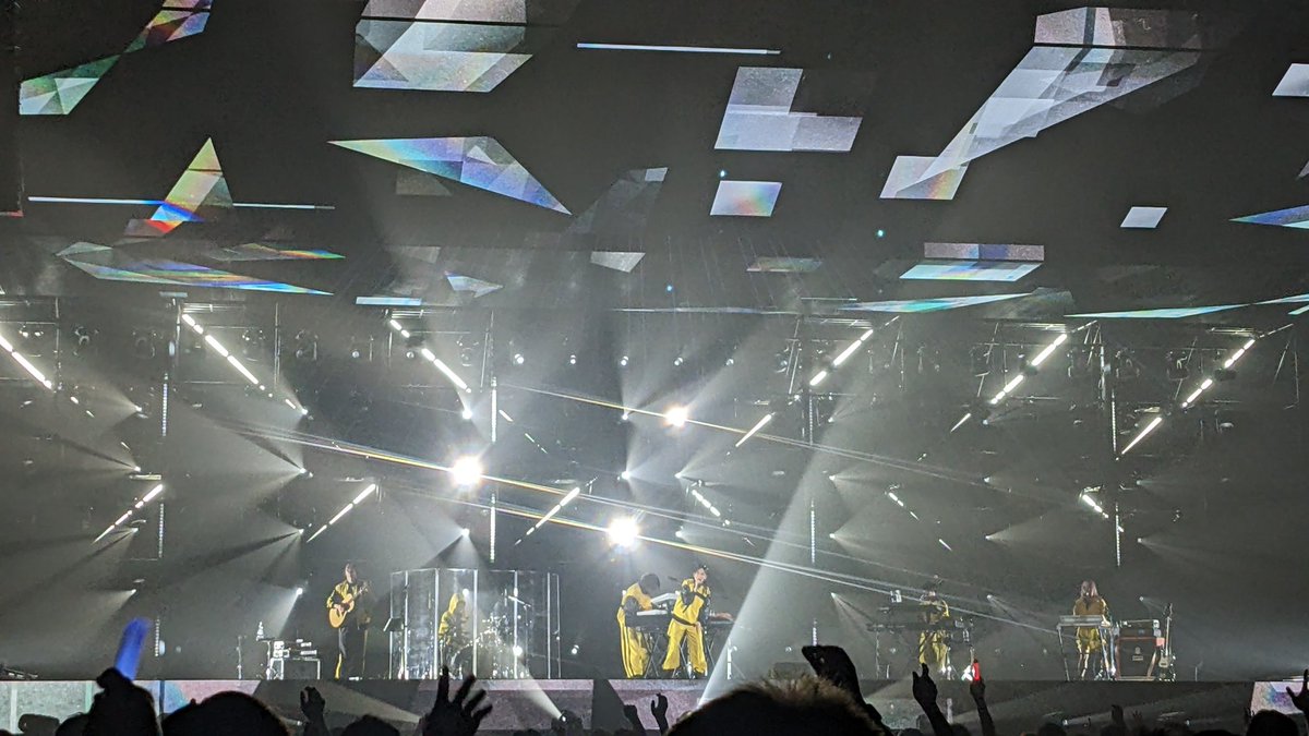 spry0423's tweet photo. #YOASOBI電光石火 in名古屋二日目
人生初､そして最高のライブになりました！
Ayaseさんikuraさんそしてバンドメンバー､全員がかわかっこよかった！
一生の思い出！

『さぁ次はいつ会いに行けるかな』

#YOASOBI電光石火ツアー 
#YOASOBI https://t.co/63dXp4DlDT
