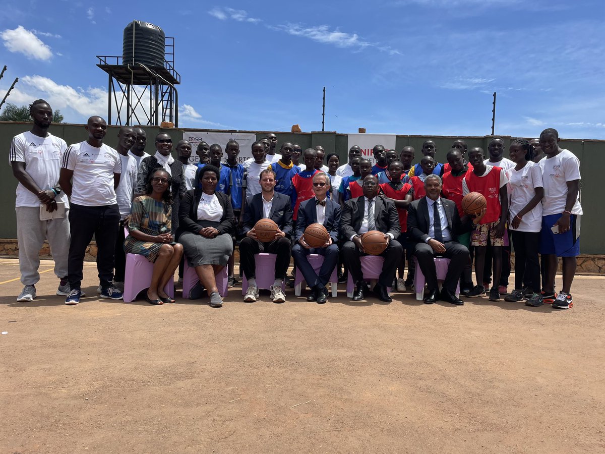 Today is the International Day of Sport for Development and Peace 🕊

<a href="/DOSB/">DOSB</a>, we are celebrating this special day at an inclusive 🏀Basketball project with <a href="/SpecialOlympics/">Special Olympics</a> Uganda, supported by <a href="/AuswaertigesAmt/">Auswärtiges Amt</a>

🤝 #Peace! #IDSDP #IDSDP2023