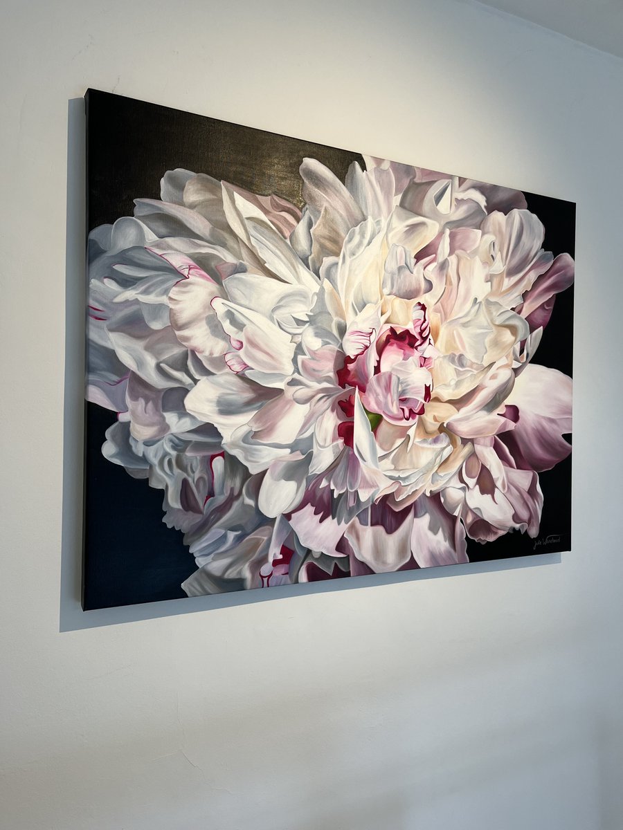 SignetArt's tweet photo. Hop by the gallery this Easter Weekend to discover the works in our Spring Exhibition, including this exquisite piece by @juliewhitehead which depicts the star of the show during this season - a pretty peony! #easterweekend #floralpainting #springday #peony https://t.co/hkspLdqnQh