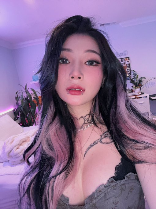 2 pic. Who’s up? ? https://t.co/eO7nmI9wSM