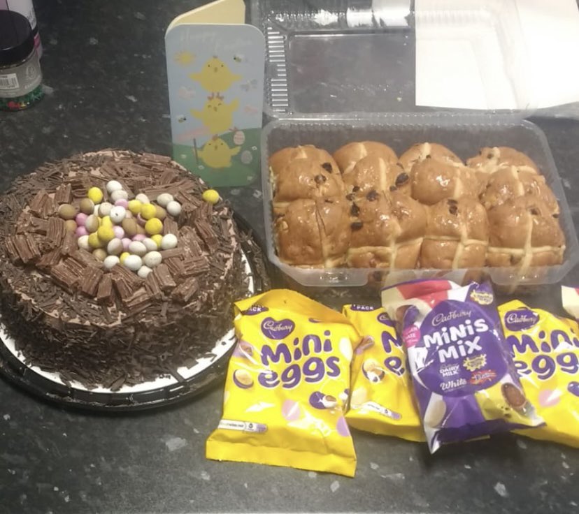 Celebrating Easter early. 🐣 🍫 
Look at them goodies 😍#TraffordLCO #districtnurses #MFT #eastertreats