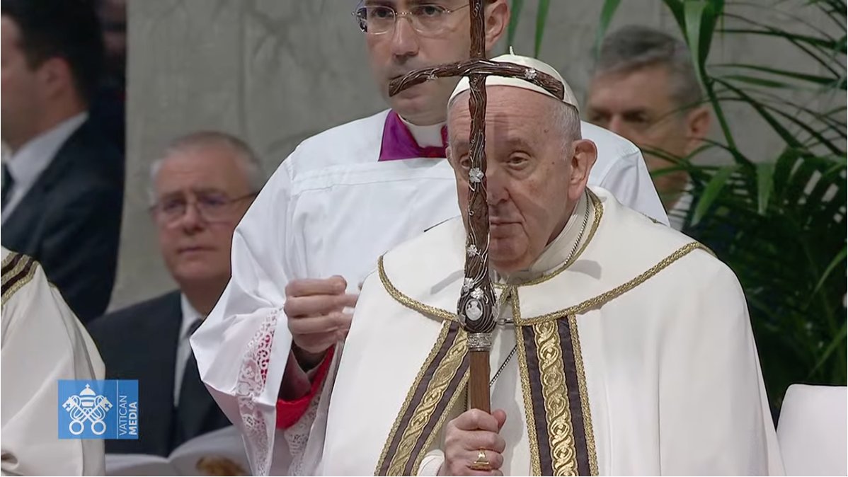 'Without the Spirit of the Lord, there can be no Christian life. Without His anointing, there can be no holiness.  He is at the centre.'

#PopeFrancis #ChrismMass #MaundyThursday2023