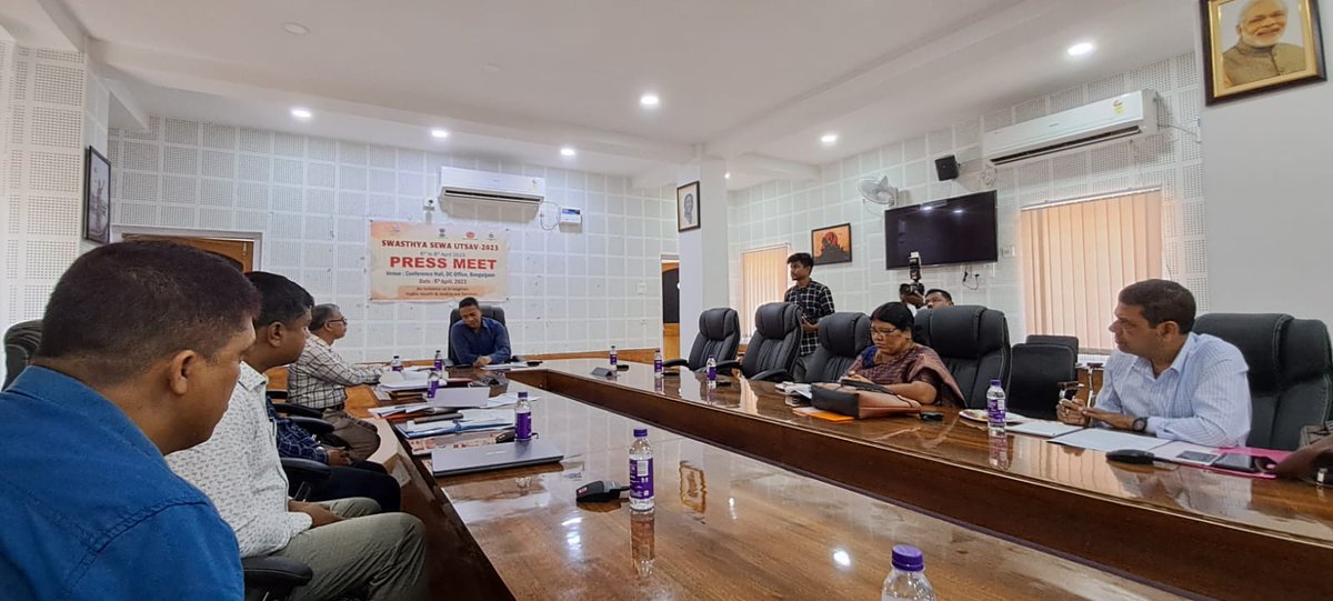 BongaigaonNhm's tweet photo. Press Meet on SSU by Sri. Nabadeep Pathak, ACS, Deputy Commissioner, Bongaigaon @nhm_assam @keshab_mahanta @dcbongaigaon @KarunaBrahma21 https://t.co/4gR7UP77zG