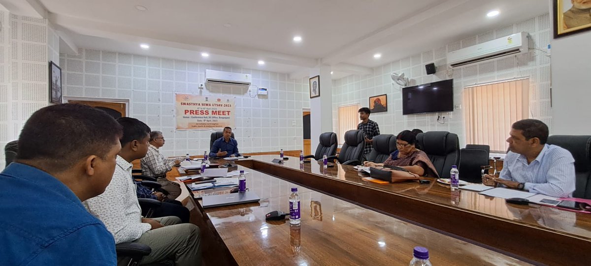 BongaigaonNhm's tweet photo. Press Meet on SSU by Sri. Nabadeep Pathak, ACS, Deputy Commissioner, Bongaigaon @nhm_assam @keshab_mahanta @dcbongaigaon @KarunaBrahma21 https://t.co/4gR7UP77zG