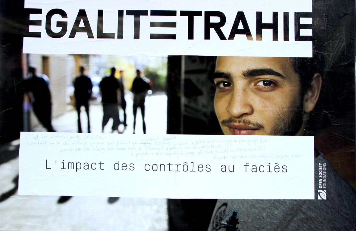 TolosaChouf's tweet photo. "On leur a dit : « on habite ici, on vient d’ici ». Ils nous ont dit : « Et alors ? Vous avez rien à faire ici »." 
Sur @TolosaChouf , retrouvez les témoignages des jeunes des Izards sur les contrôles de police dans leur quartier à #Toulouse.
https://t.co/n886MyEv5I https://t.co/RrutkAfcVB