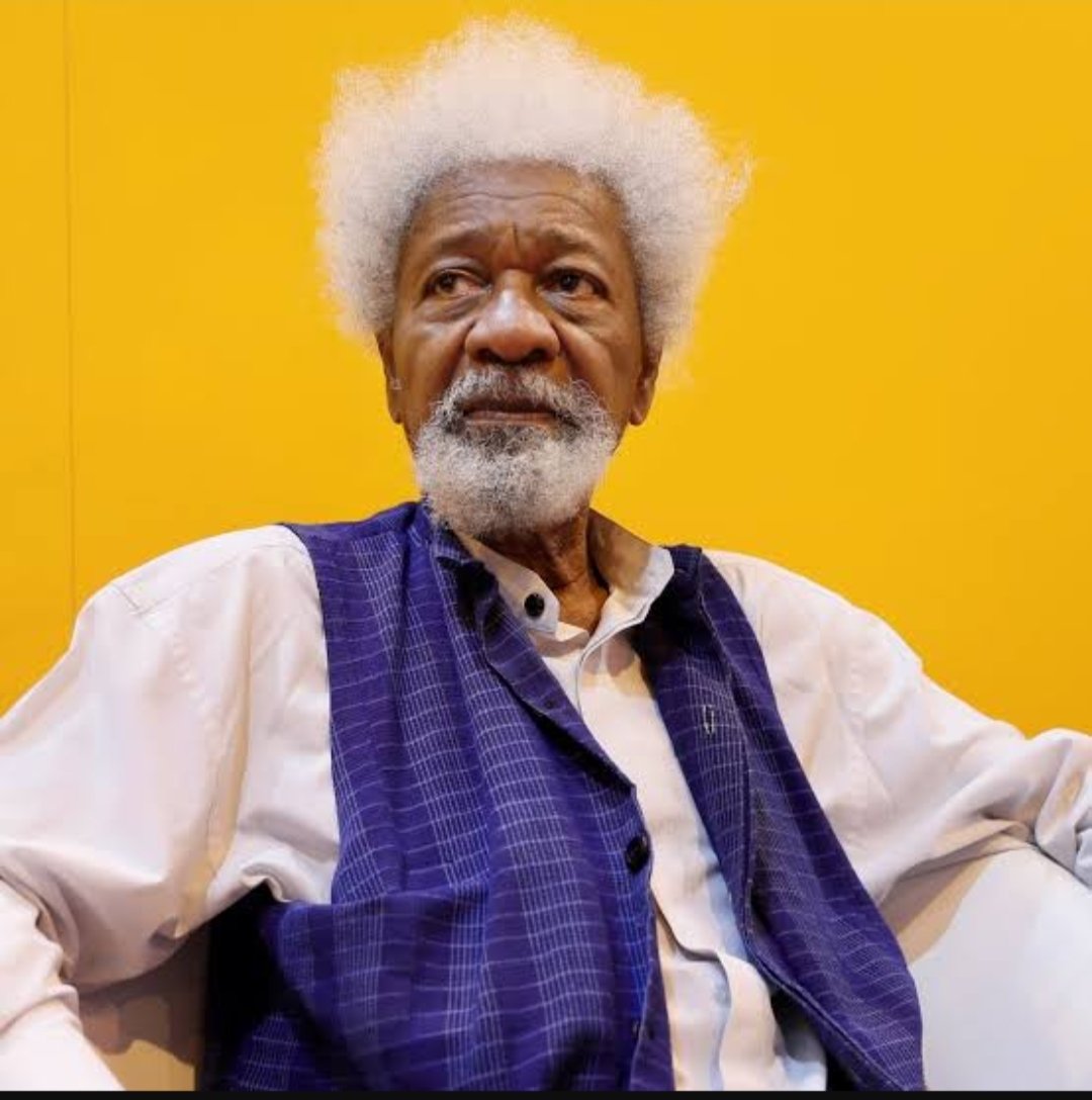 Chuka_ndu's tweet photo. Wole Soyinka will never be the man Chinua Achebe was. Achebe stood with the people and spoke the truth against  evil powers that run Nigeria.

Soyinka, despite his literary achievements, have reduced himself to a pawn in the hands of politicians. Since 2014 he became an Agbero. https://t.co/nGAYSe4ekk