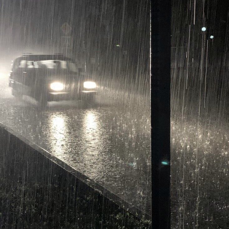 violettweets_'s tweet photo. rainy night. https://t.co/WybJrXrdxa
