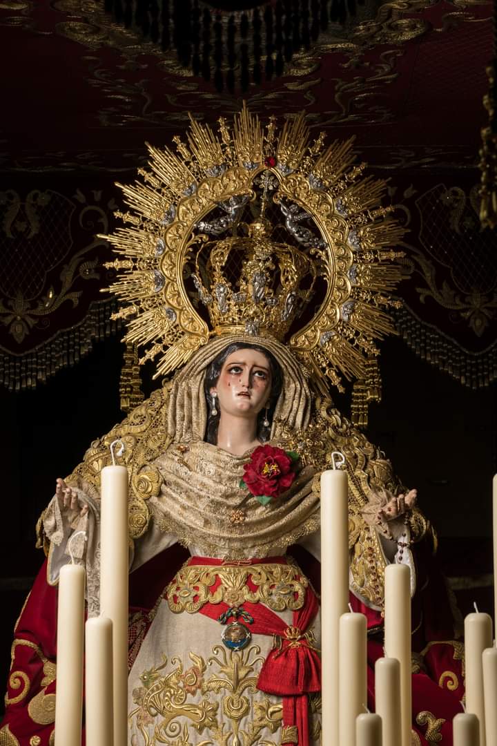 Zamarrilla's tweet photo. La espera ha terminado. 
Es Jueves Santo.

Fotografías: @gabyrodrigo
#CofradíasMLG https://t.co/GthQdUzAmJ
