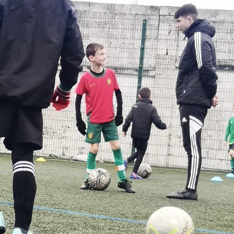 CelticSocAcad's tweet photo. 🍀🇮🇪 Returning to Attacking Principles for day 3 at our camp in Mullingar,  Ireland with @WeAreRFA 

Focusing on learning how to play ‘The Celtic Way’ through inventive, attacking football ⚽️ 

#CelticSoccerAcademy #RealFA #EasterCamp https://t.co/E1s9bcBI0u