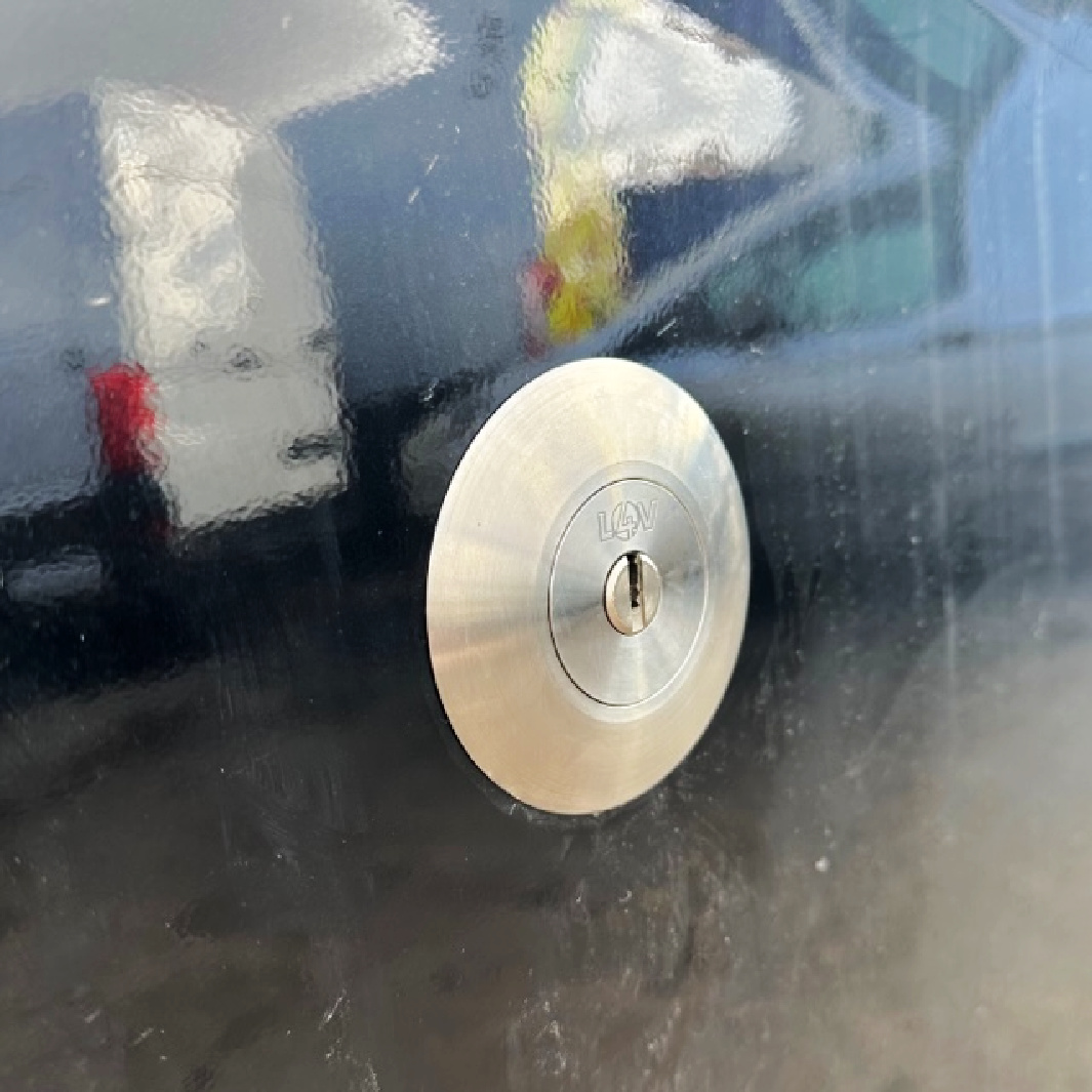 vehicleaccltd's tweet image. A Ford Custom has come in for the following to be supplied and fitted: Containerdeck flooring, @vankituk  racking, @Locks4VansLtd Replock, @LED_Autolamps LED Strobe lights and LED Work Lamps.
#vehicleaccessories #containerdeck #containderdeckflooring #vankitracking #replock