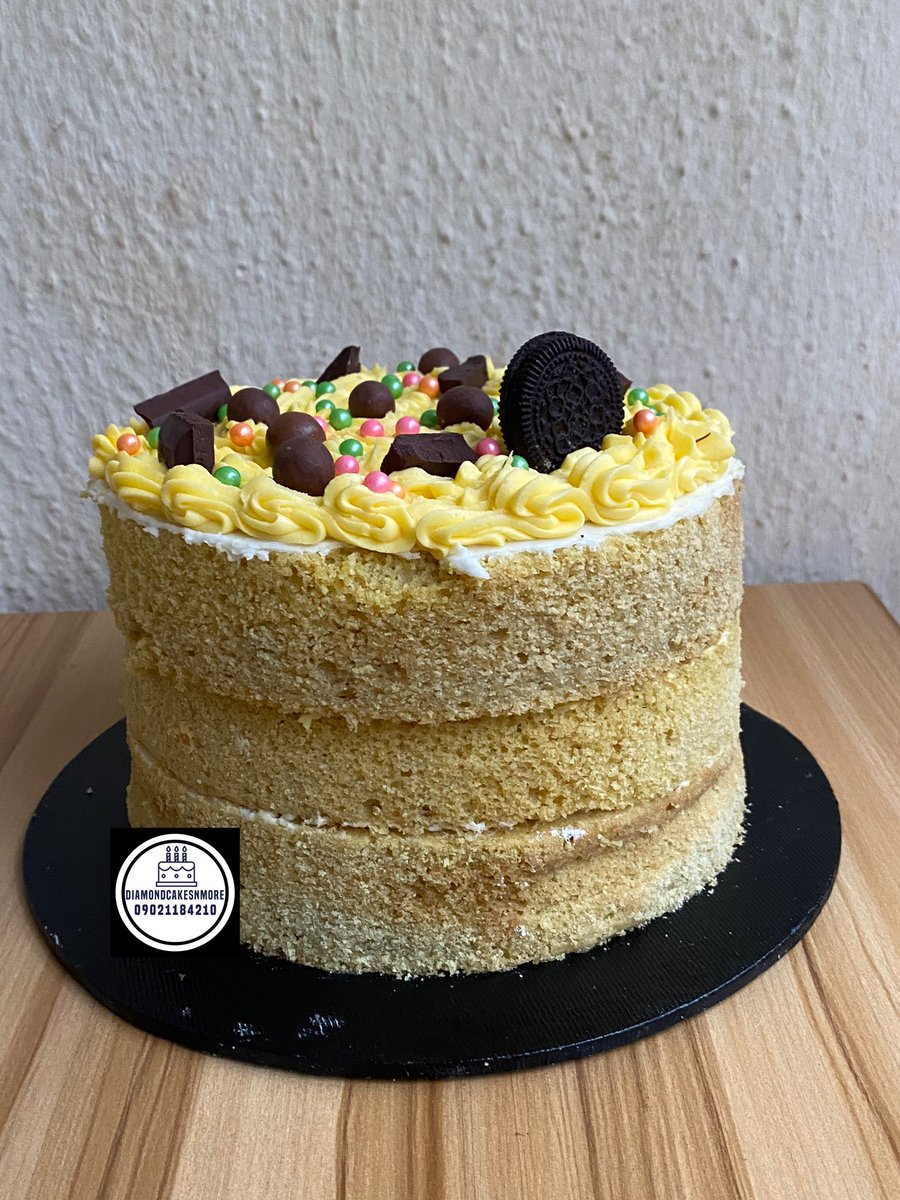 Naked cakes are not left out from it 😍😍😍😍
#benin #benincity #beninwedding #beninbaker #beninbabes #beninbusiness #beninbakers #bakersshowcase #bakersofinstagram #bakersinnigeria #bakersinbenin #bakersinedostate