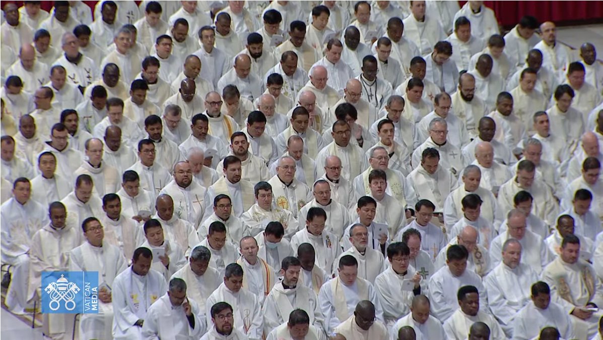 'Dear priests, thank you for the hidden good you do, and for the forgiveness and consolation that you bestow in God’s name. Thank you for your ministry, which often is carried out with great effort and little recognition.'

#PopeFrancis #ChrismMass #MaundyThursday2023