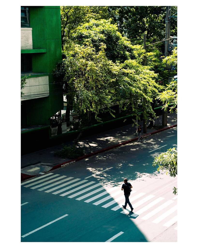 The Ricoh GXR A12 M Mount plus Voightlander 40mm F1.4 Nokton is a great pairing 
-
-
#ricoh #ricohgxr #streetphotography #spistreets #spicollective #igersstreets#crosswalk #makati #philippines #igersmanila #igersphilippines #igersireland #igersdublin #trees #voigtlander40mmf…