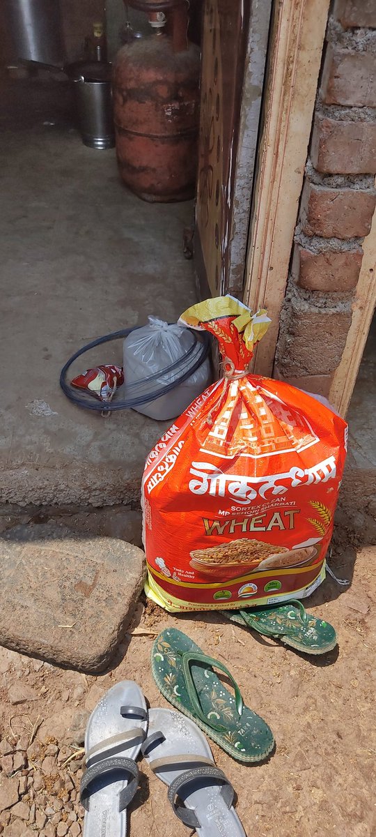 kausar_nargis's tweet photo. Alhamdulillahi Rabbil Aalameen
#Ration_kit wid all goods for teen shade transported towards a needy family
(cost:4650+200rs transport charges)
We paid their Kirana udhari in Dec'22
Jazakumullahu Khaira
Kindly #Donate for 2 goats &
to fix teen shade before monsoon
#Target_22k
#RT https://t.co/RPm0Nv9VI3