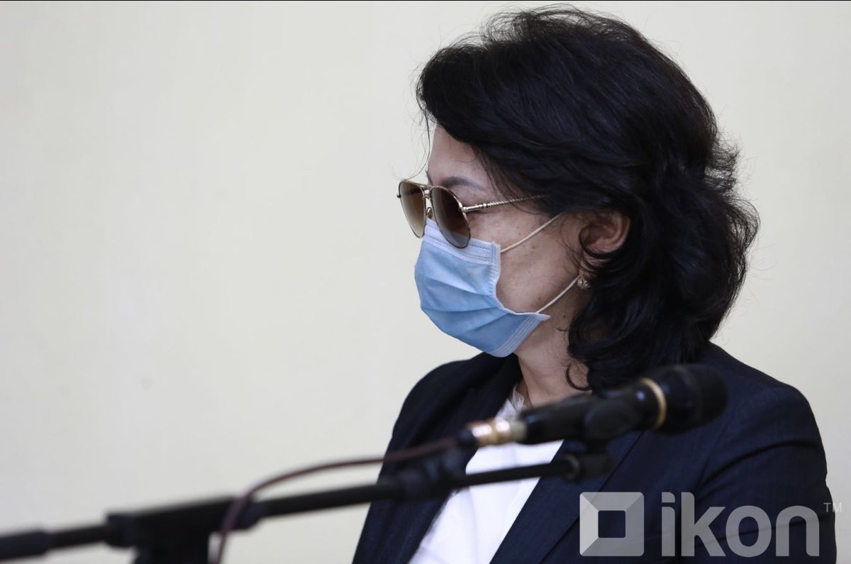 Мөнх-Эрдэнэ, хохирогчгүй - 82 сая төг торгууль, 4 жил хорих ял.
Ундармаа - ХБ-ны 700 саяын зээл, ЭМД-ын 160 тэрбум завшсан. 40 сая төг торгууль

@NoDoubleStandards