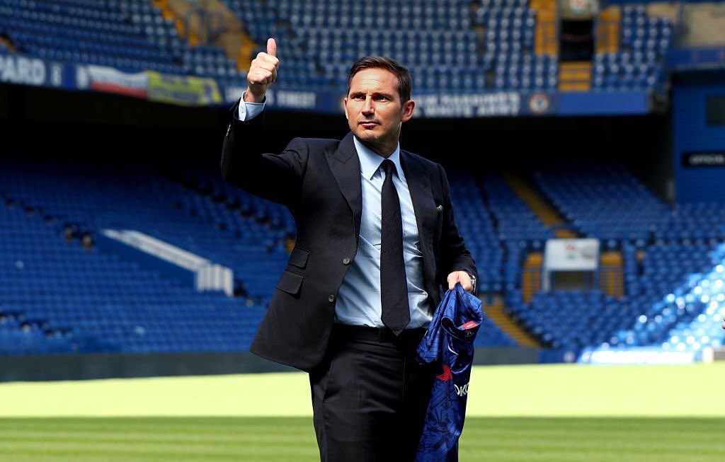 Documents are ready and all set to be signed for Frank Lampard as Chelsea caretaker manager — just waiting on club statement 🔵⏳ #CFC

Lampard will be under contract until the end of the season. Ashley Cole will be part of the coaching staff.