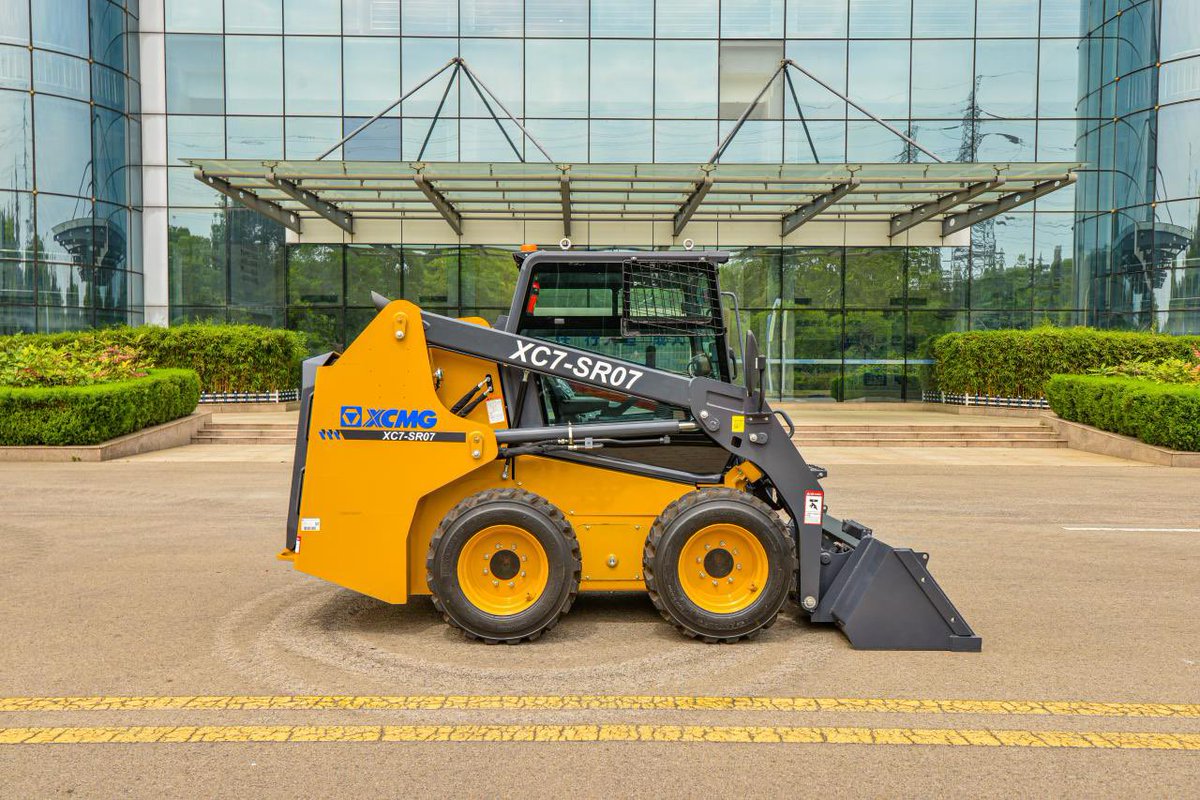 julieeesm's tweet photo. Recently ~
Xcmg mini skid steer loader 
XC7-SR07
Welcome inquiry 
#xcmg #constructionequipment https://t.co/xUZwE47QQo