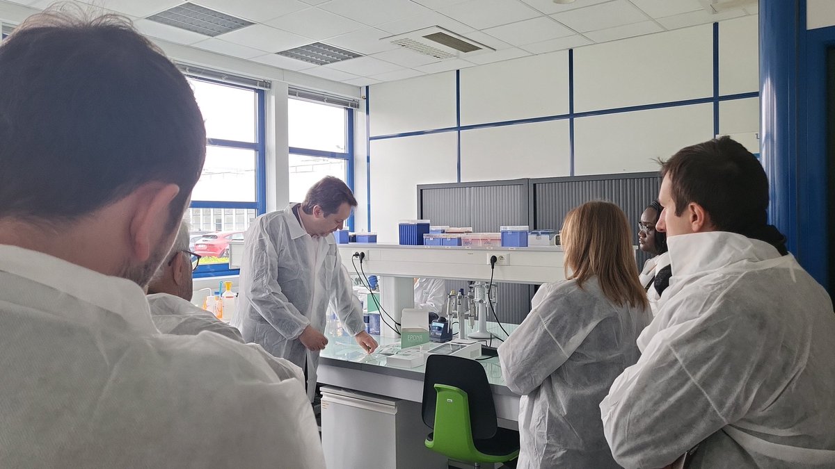 Inauguration laboratoire #proteomique de <a href="/enalees/">Enalees</a> 

#laurenthiery explique notre technologie de #biologie #Moleculaire #LAMP