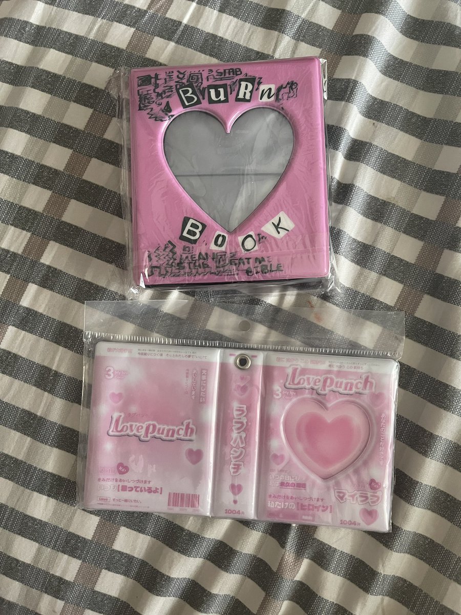 sodaluda's tweet photo. want to sell - collect book / kolbuk 
> burnbook sahara(preloved) 145k
> duckyworld lovepunch(new) 125k
• includes packing, exclude admin 
• dom jakbar 
• boleh nego, tapi yang waras ajaa! https://t.co/mZsa9wW3tI