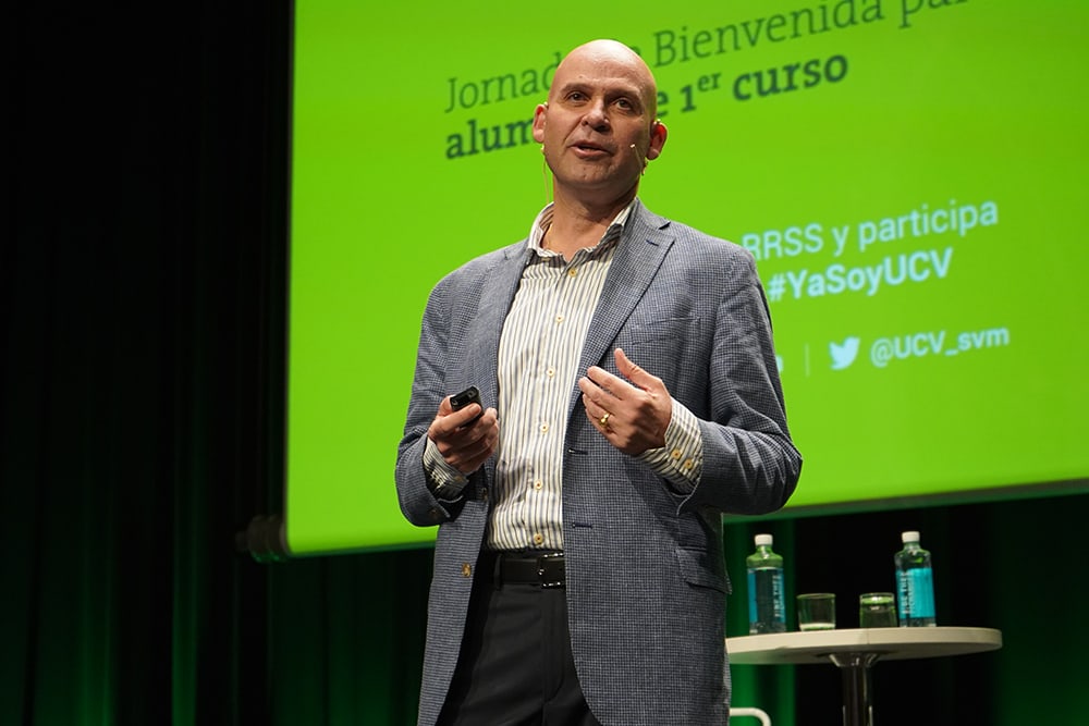 JoseMPaganAg's tweet photo. Ha fallecido el Prof. Manuel Guillén @IecoInstitute @UV_EG, nos deja la persona pero queda su testimonio, su pasión y su legado,"El amor es el motor principal de todas nuestras acciones, la primera motivación humana". Gracias por ser testigo y maestro.Manuel Guillén Parra, D.E.P. https://t.co/rHJJDYY5Ls